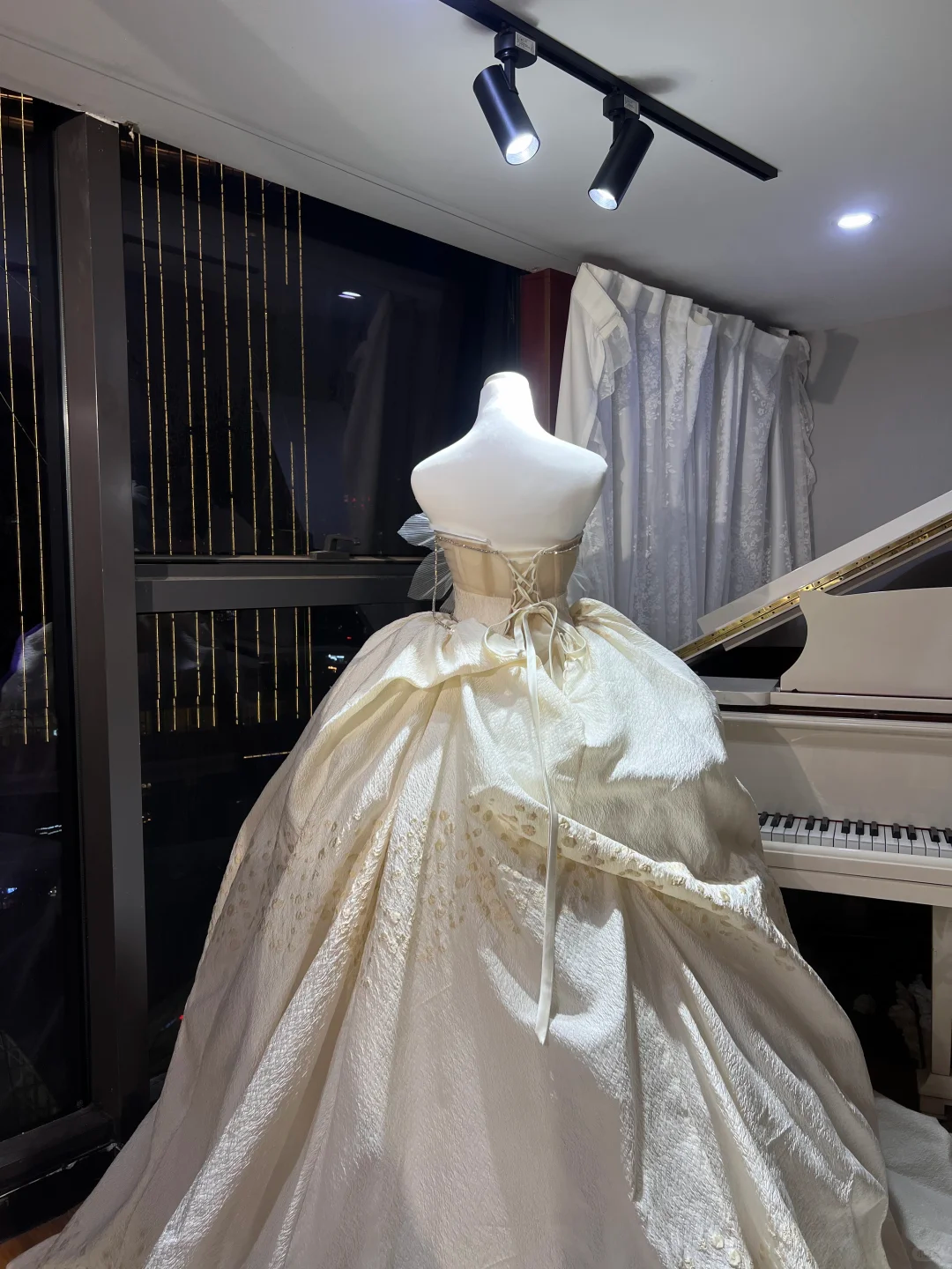 Strapless 3D Butterfly Jacquard Ball Gown, Long Train Wedding Bridal Dress NV7100