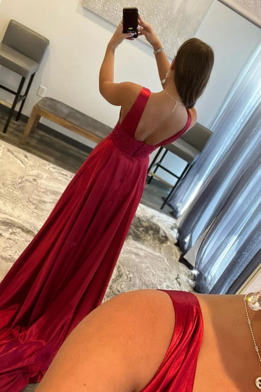 Robe de bal longue en satin bordeaux à col en V, robe de soirée simple en coupe A nv1448