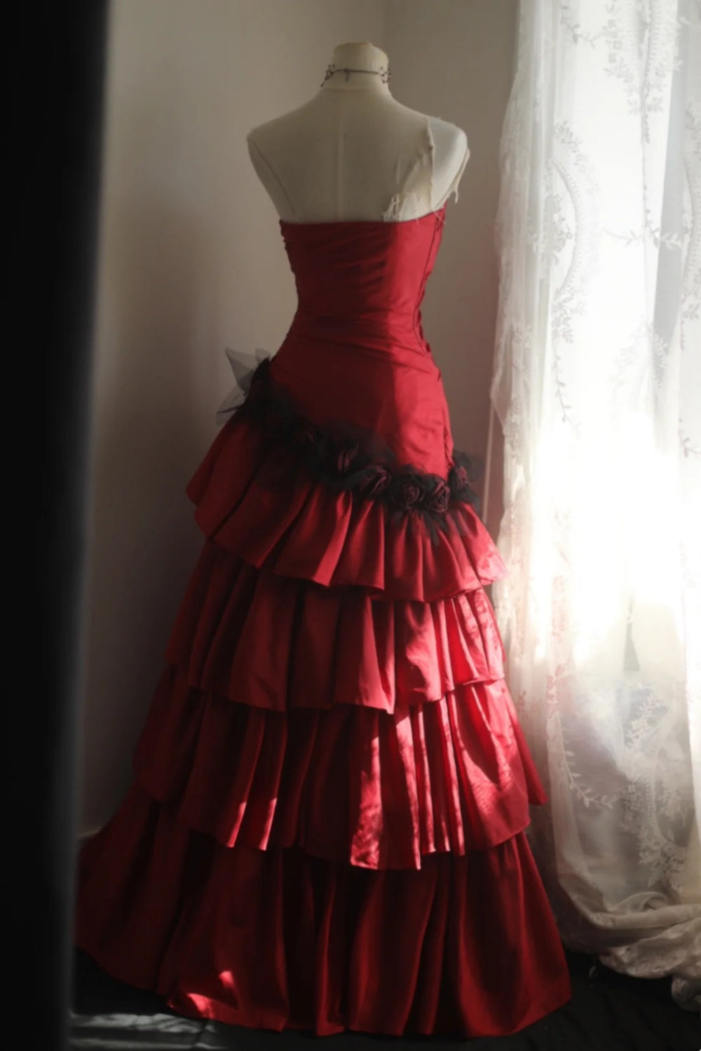 Flammenrotes, unregelmäßiges Prinzessinnenkleid, Hochzeitskleid NV6585