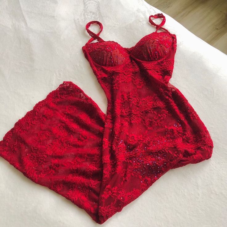 NiceVestidos--Red exquisite beaded long lace beautiful spaghetti strap evening dress red ball gown prom dress NV5730