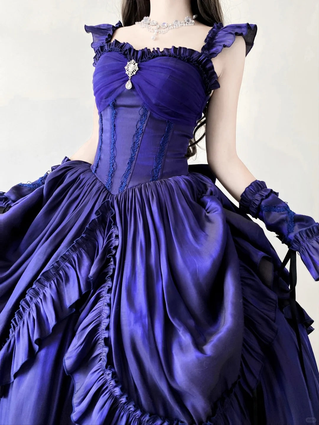 Lila Vintage-Mode Elegante Lange Satin Bodenlangen Ballkleid Abendkleid Partykleid nv4193