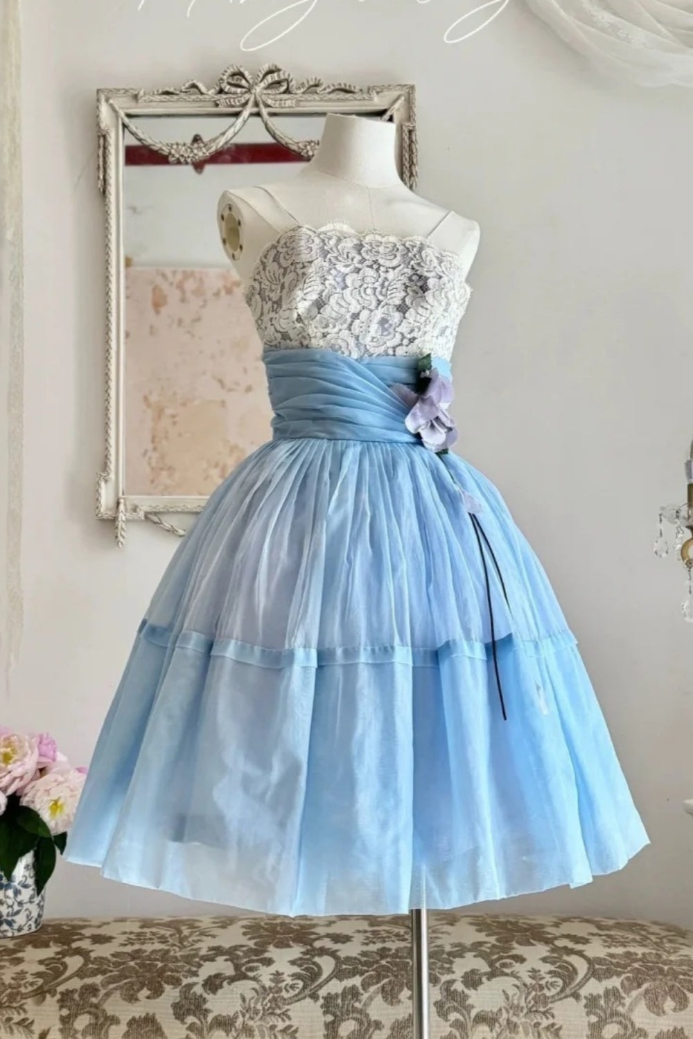 NiceVestidos - Robe de soirée courte/mi-longue en tulle bleu à fleurs délicates NV5668