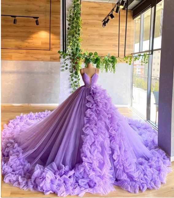 Lila Tüll bauschiges Ballkleid Perlenbesetztes Ballkleid Falten Abendkleid Quinceanera Kleid Prinzessin Corest Ballkleider NV107