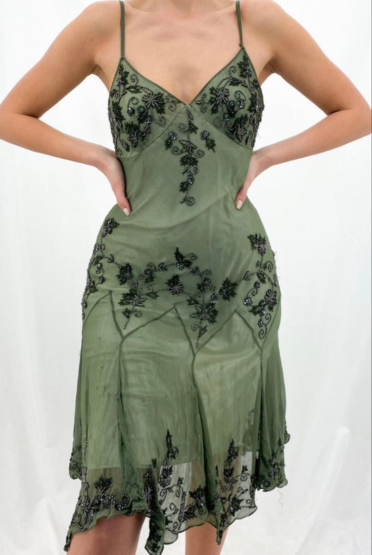 Grüne Vintage-Mode Spaghetti-Trägern Exquisite Perlen V-Ausschnitt Langes elegantes Ballkleid Abendkleid Partykleid nv3552