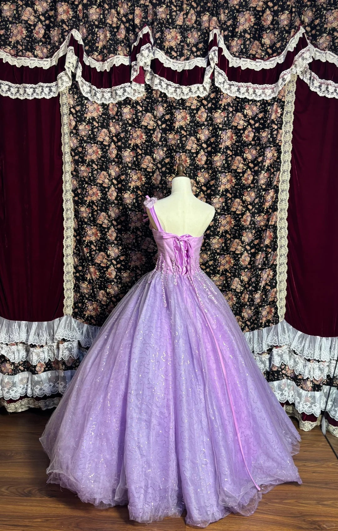 Lila funkelnde Fee elegante exquisite Perlen Blumen lange bodenlange Tüll Ballkleid Abendkleid Partykleid nv4013