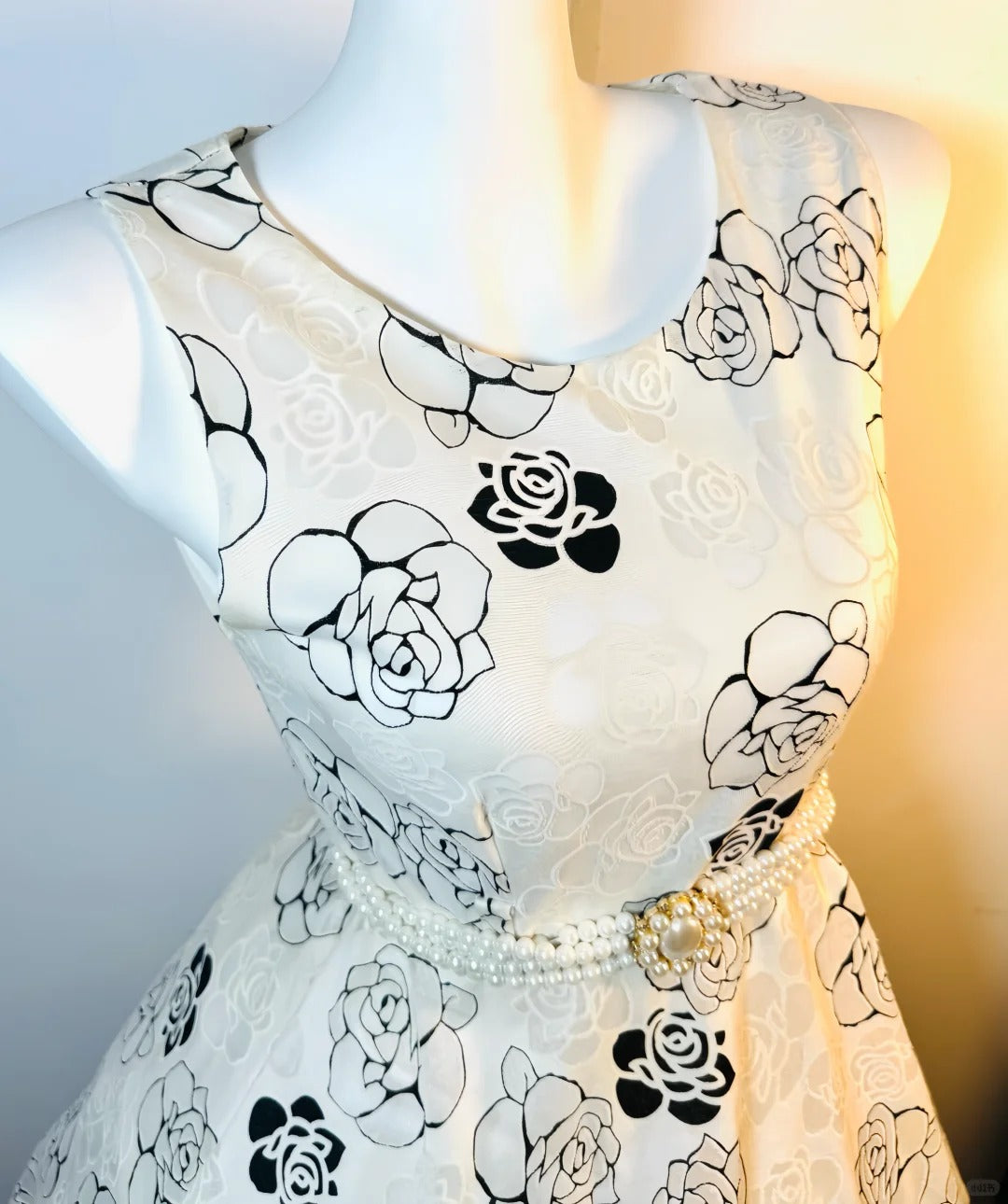 Robe de soirée courte en satin blanc à fleurs, tenue de fête d'anniversaire, nv5309