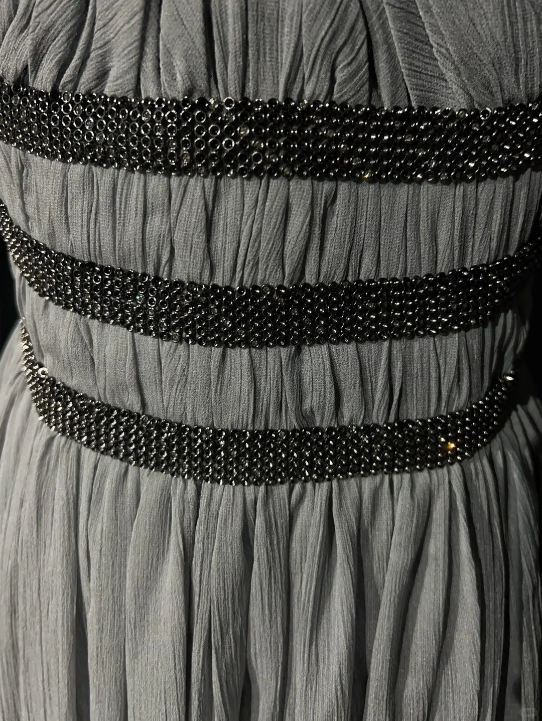 Grau Perlenbesetztes elegantes langes Chiffon-Abschlussballkleid nv4928