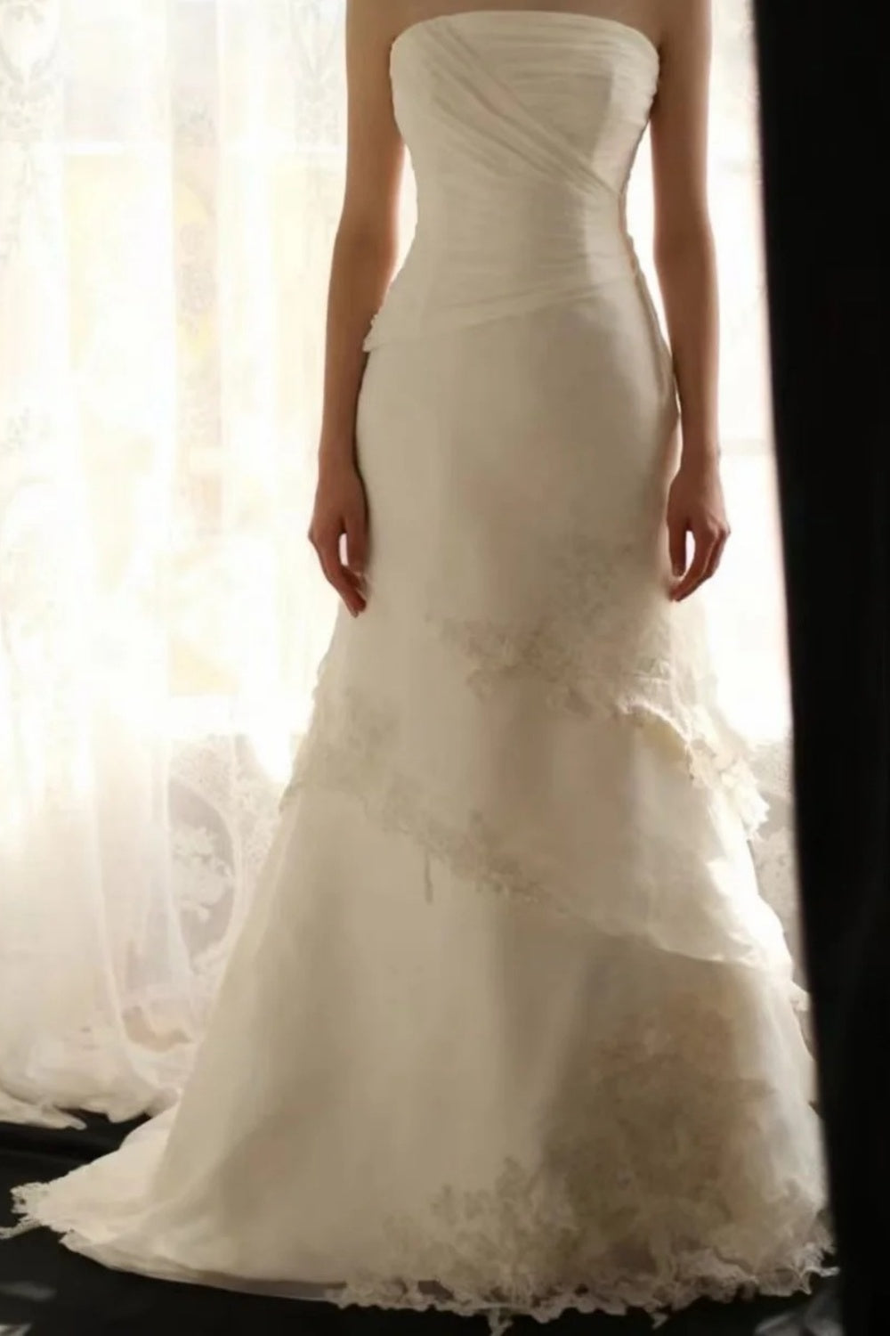 Minimalist White Strapless Bridal Dress, Lace Layered Mermaid Wedding Gown NV6883