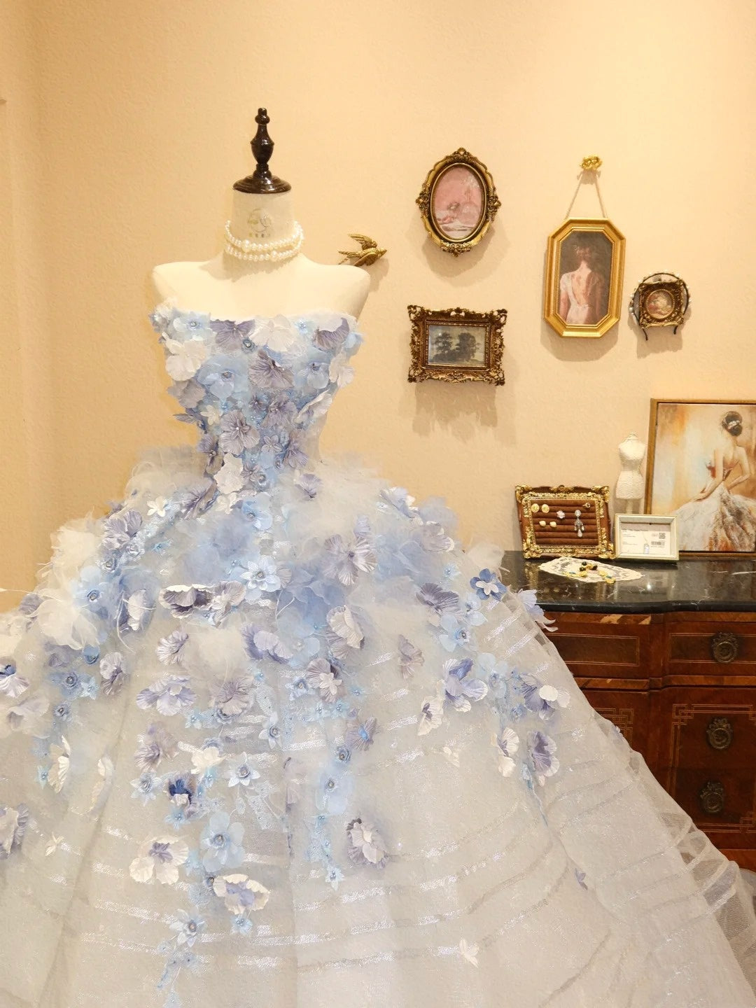 NiceVestidos – Romantisches Brautkleid aus Tüll mit Blumenmuster, langes, ärmelloses, trägerloses Brautkleid NV5823