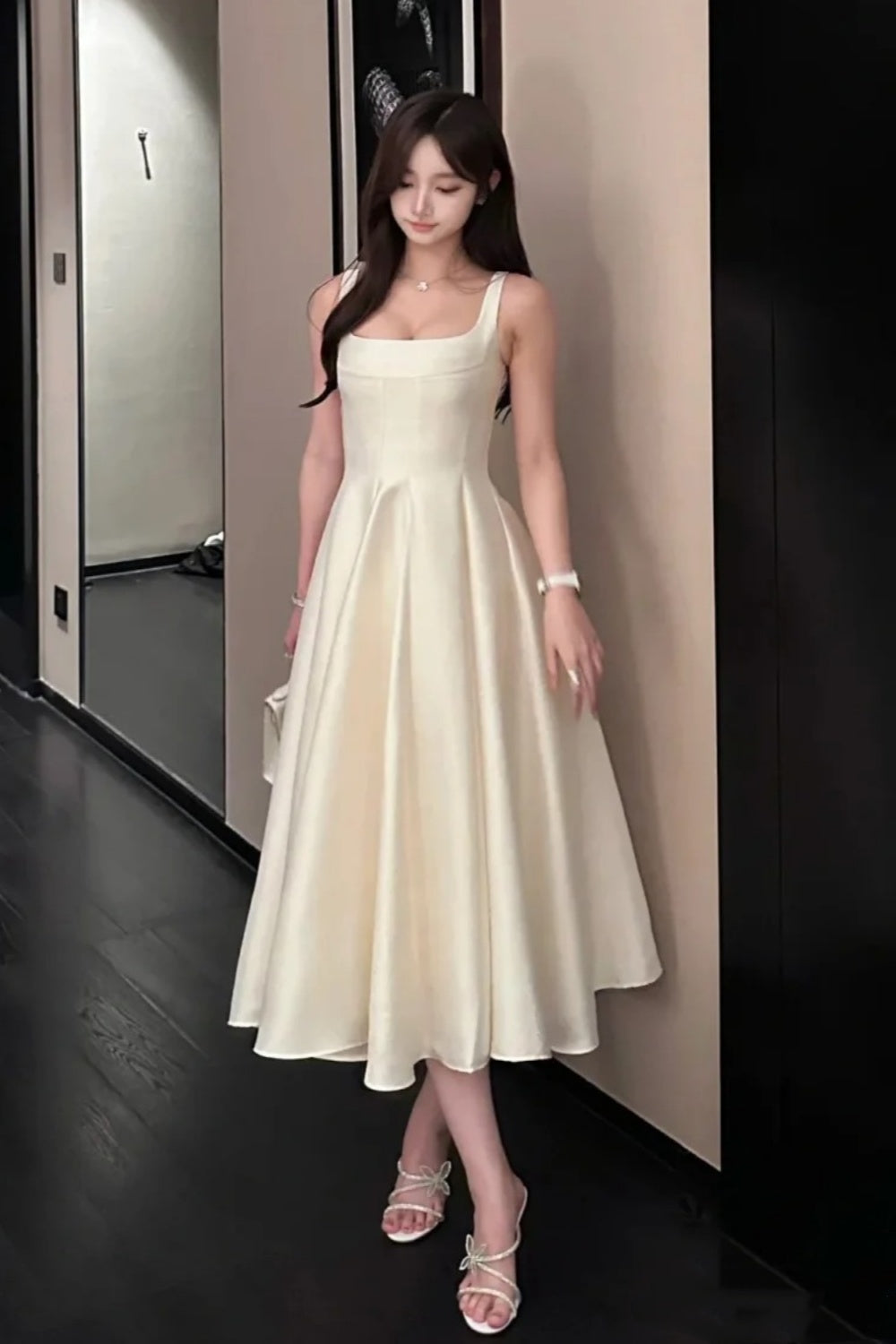 NiceVestidos - Robe de soirée mi-longue, robe d'anniversaire, robe blanche douce en satin NV5670
