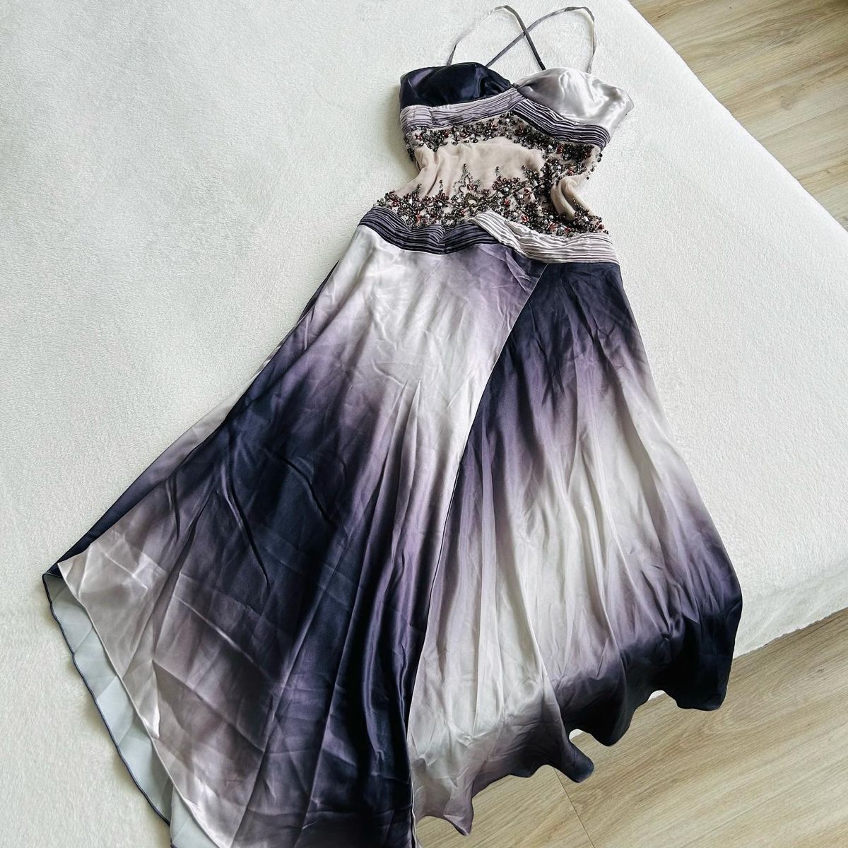 NiceVestidos--Spaghetti Strap Gradient Satin Floor-Length Gown | Luxury Beaded Evening Dress for Red Carpet & Formal Galas NV5901