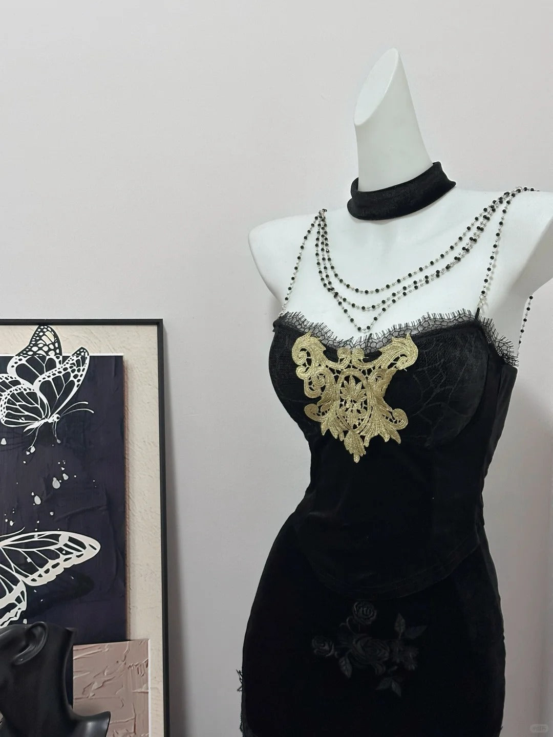 Schwarzes Vintage Elegantes Zartes Perlen Blumenapplikation Langes Samt Ballkleid Abendkleid Geburtstagspartykleid Abschlussballkleid nv4053