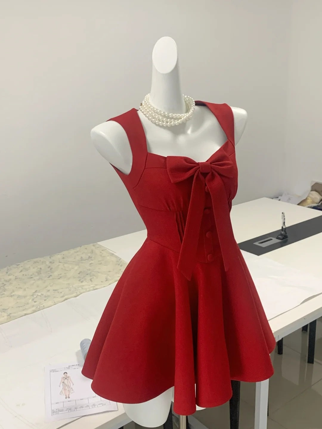 Rotes, modisches, süßes, kurzes Satin-Heimkehrkleid mit Schleife, Ballkleid, Geburtstagskleid, nv4526