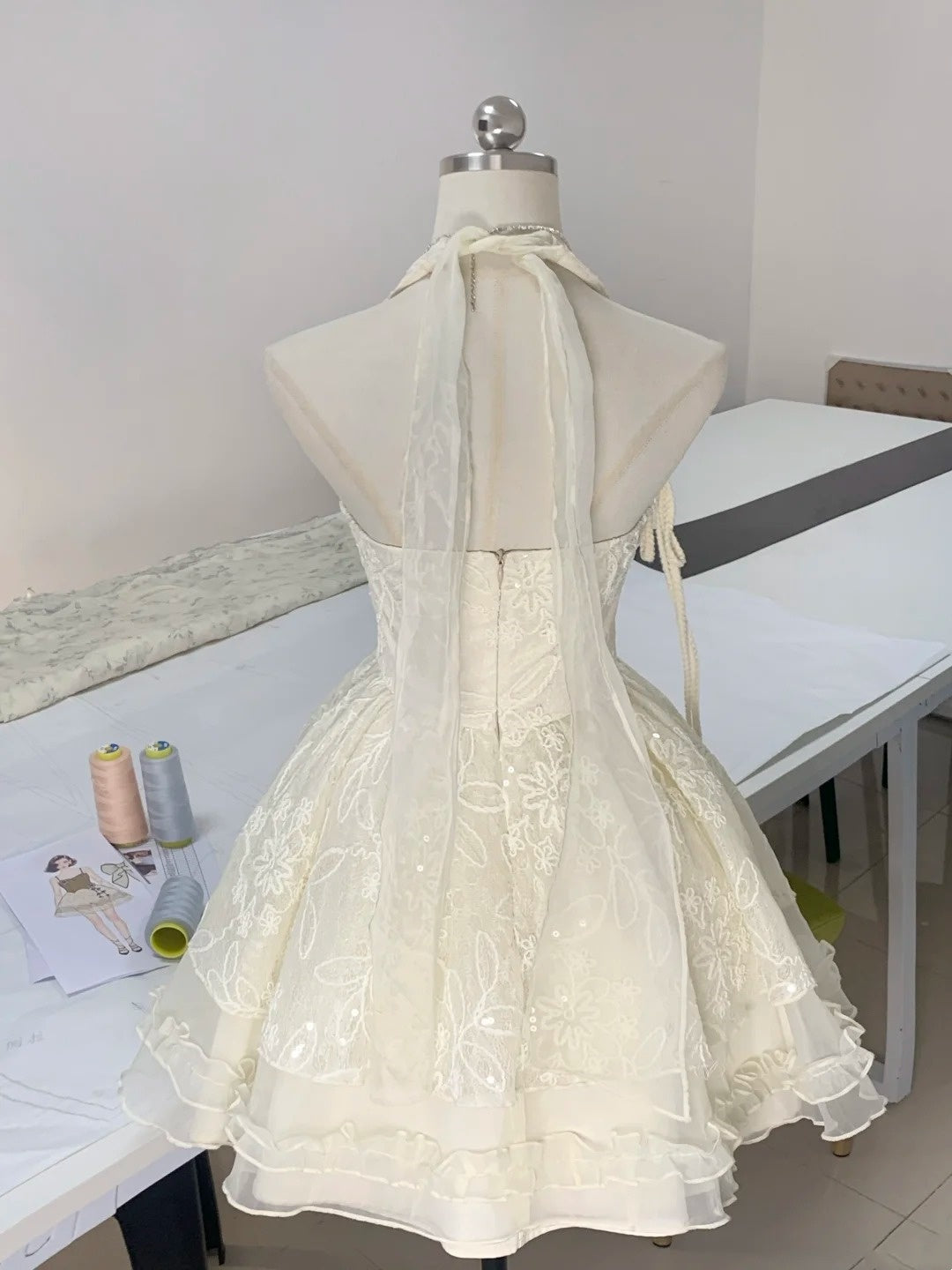 Elfenbeinweißes, süßes, kurzes Homecoming-Kleid aus floraler Spitze, Ballkleid, Geburtstagskleid, nv4524