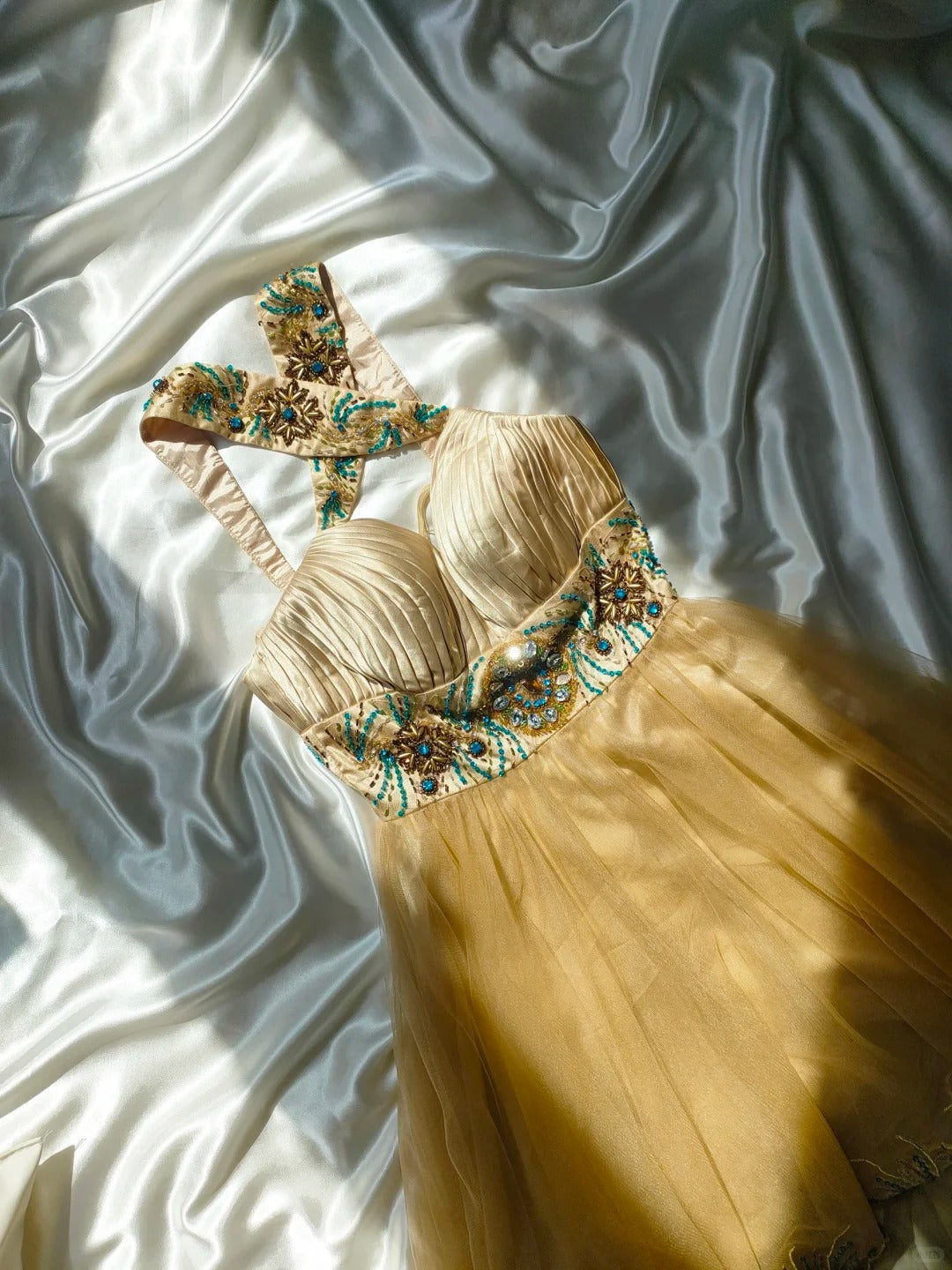 Robe de soirée courte en tulle ornée de perles dorées, magnifique robe d'anniversaire nv5237