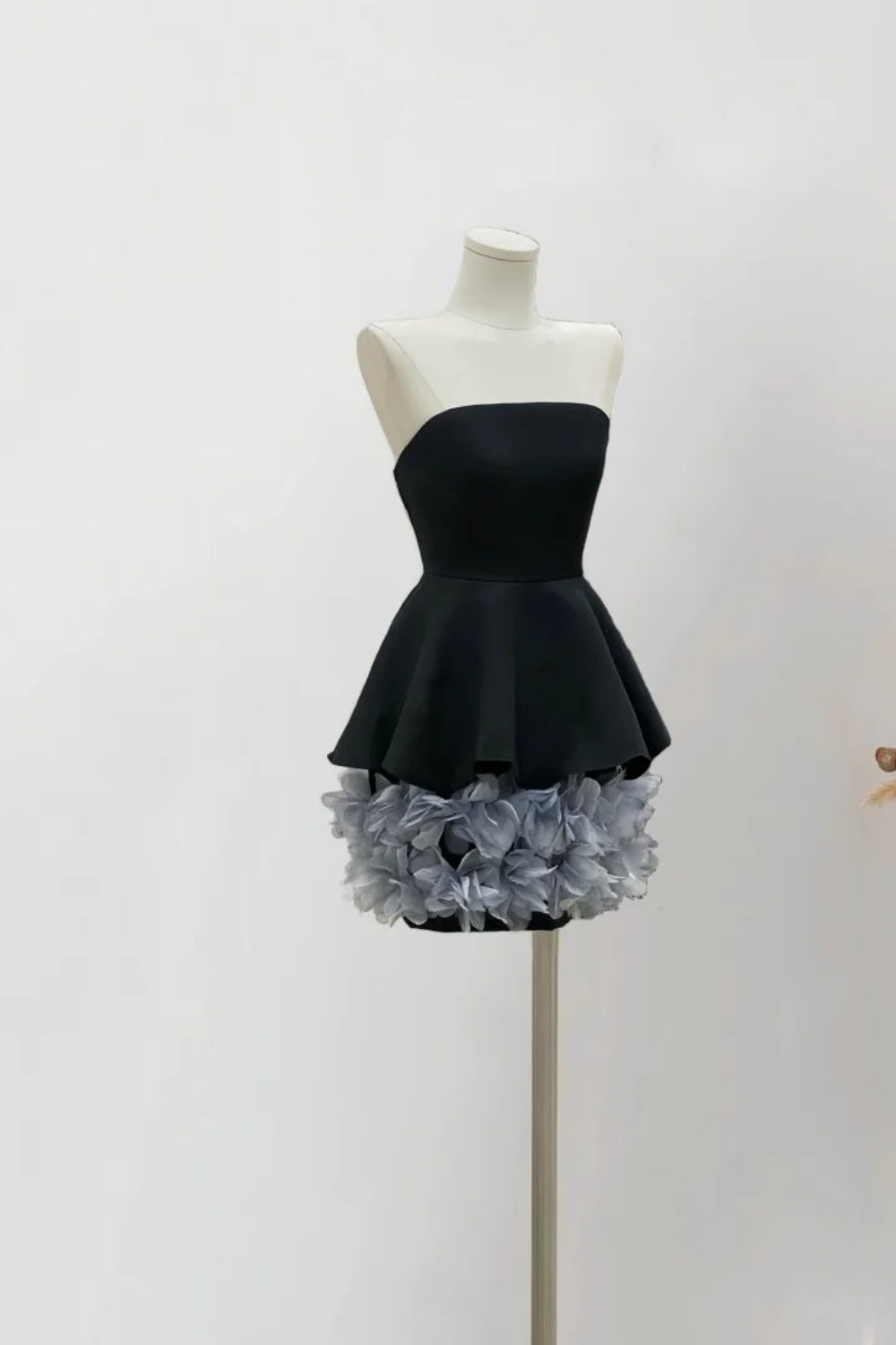 Schwarzes, florales, modisches, kurzes Satin-Chiffon-Kleid für die Heimkehr, Geburtstagspartykleid, NV5269