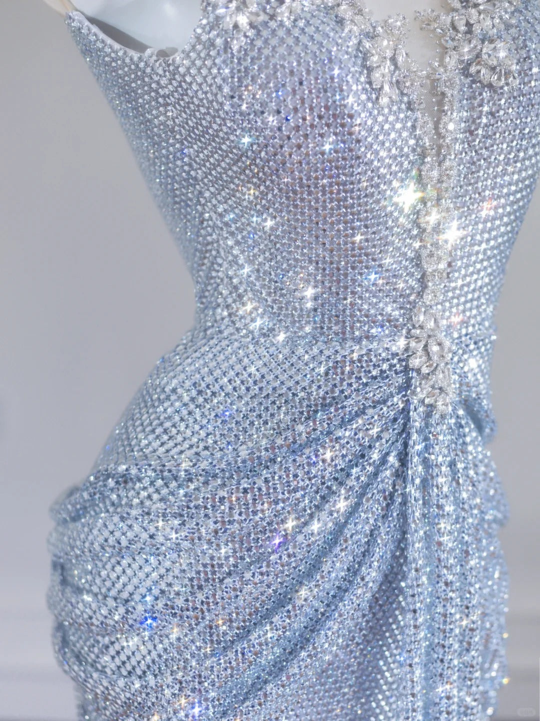 Silbernes, modisches, langes, figurbetontes Ballkleid mit Pailletten, Abendkleid, Partykleid nv4958