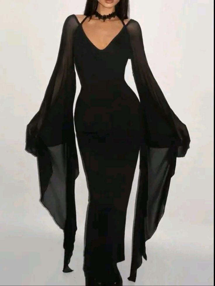 Schwarzes, figurbetontes Tüllkleid mit ausgestellten Ärmeln, Neckholder und V-Ausschnitt im dunklen Stil NV6256