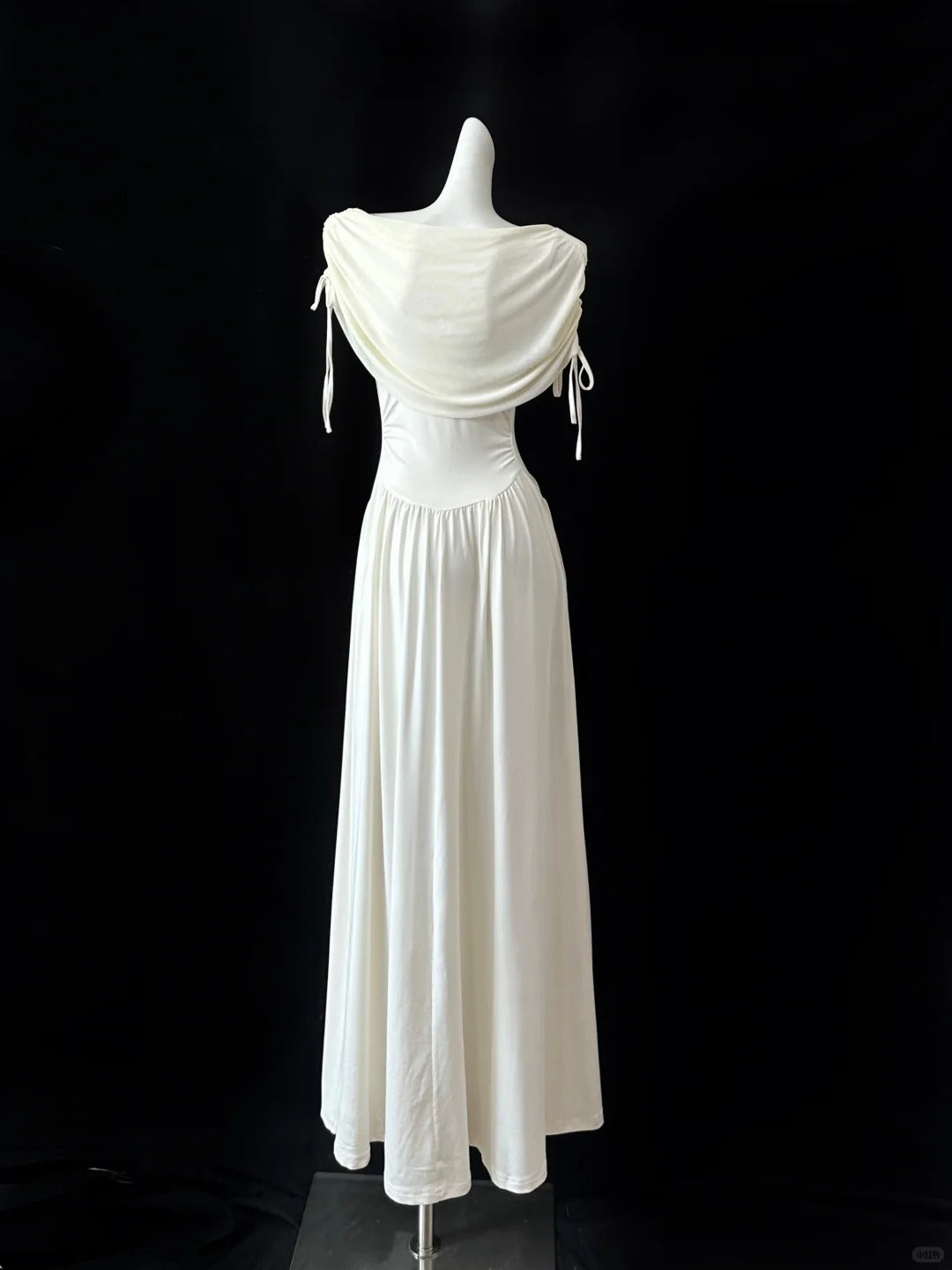 NiceVestidos - Weißes schlichtes, modisches, langes Satin-Ballkleid Nv5618