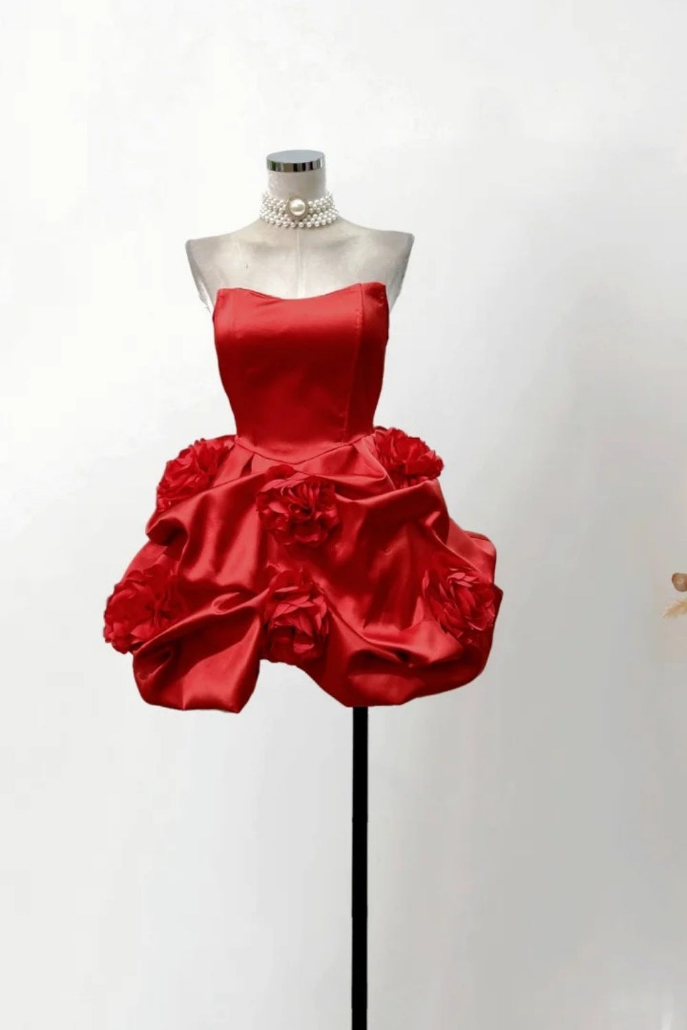 Robe de soirée courte plissée en satin rouge à la mode, robe de fête d'anniversaire nv5266