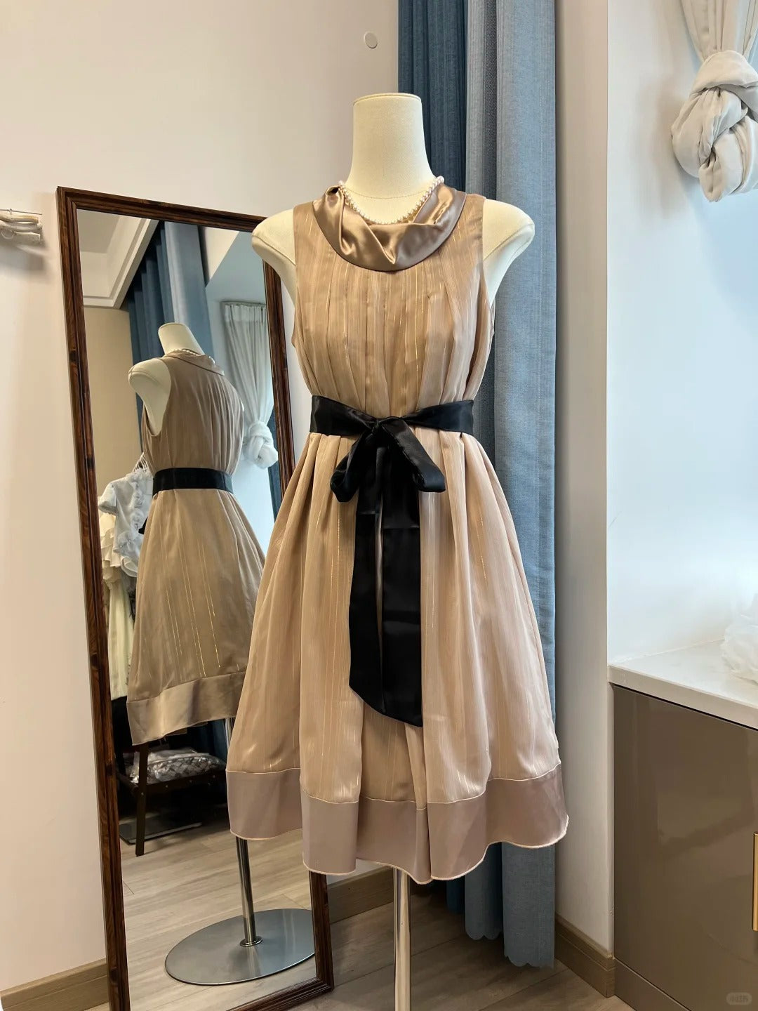 Vintage kurzes Satin Homecoming-Kleid Geburtstagspartykleid nv5097