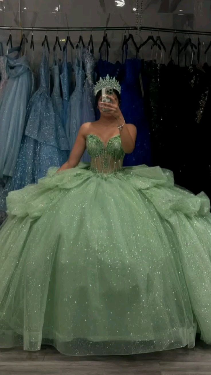 Salbeigrünes funkelndes Luxus-Quinceanera-Kleid, schulterfrei, Ballkleid, Abschlussballkleid, Ballkleid nv2661