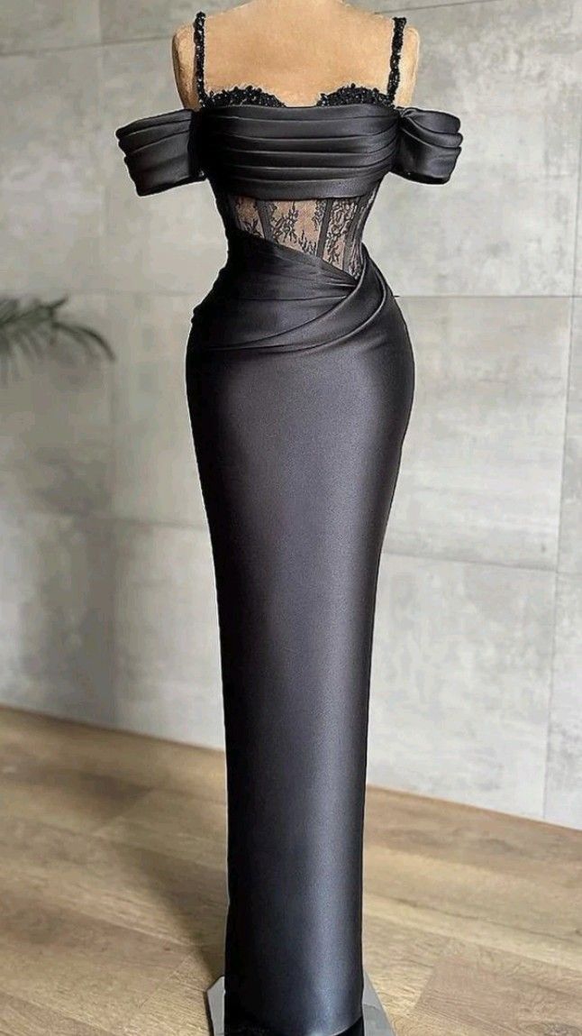 Schwarzes, modisches, elegantes Spaghettiträger-Spitzen-Satin-Langballkleid, Abendkleid, Partykleid nv3135