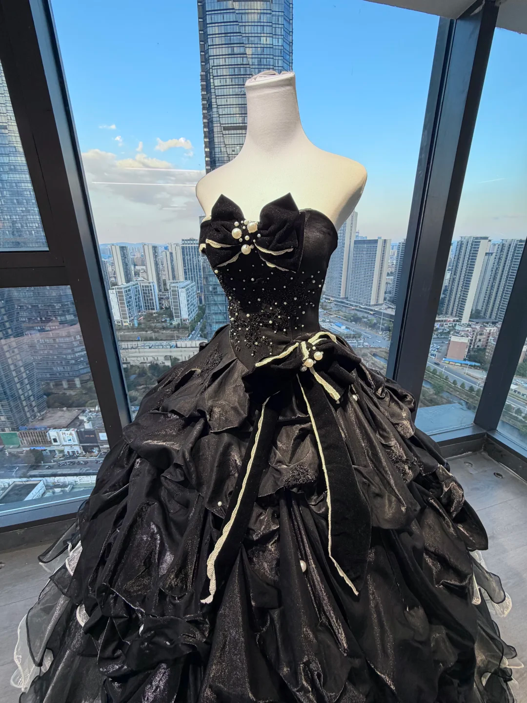 Strapless Black Gothic Ball Gown Rhinestone Beaded Bow Gradient Ruffle Tulle Prom Dress NV7032