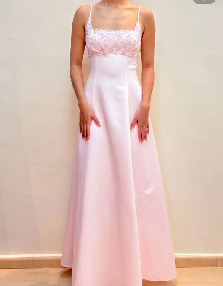 Rosa Elegante Mode Exquisite Blumenstickerei Spaghetti-Trägern Lange Satin Bodenlangen Ballkleid Abendkleid Partykleid nv3743