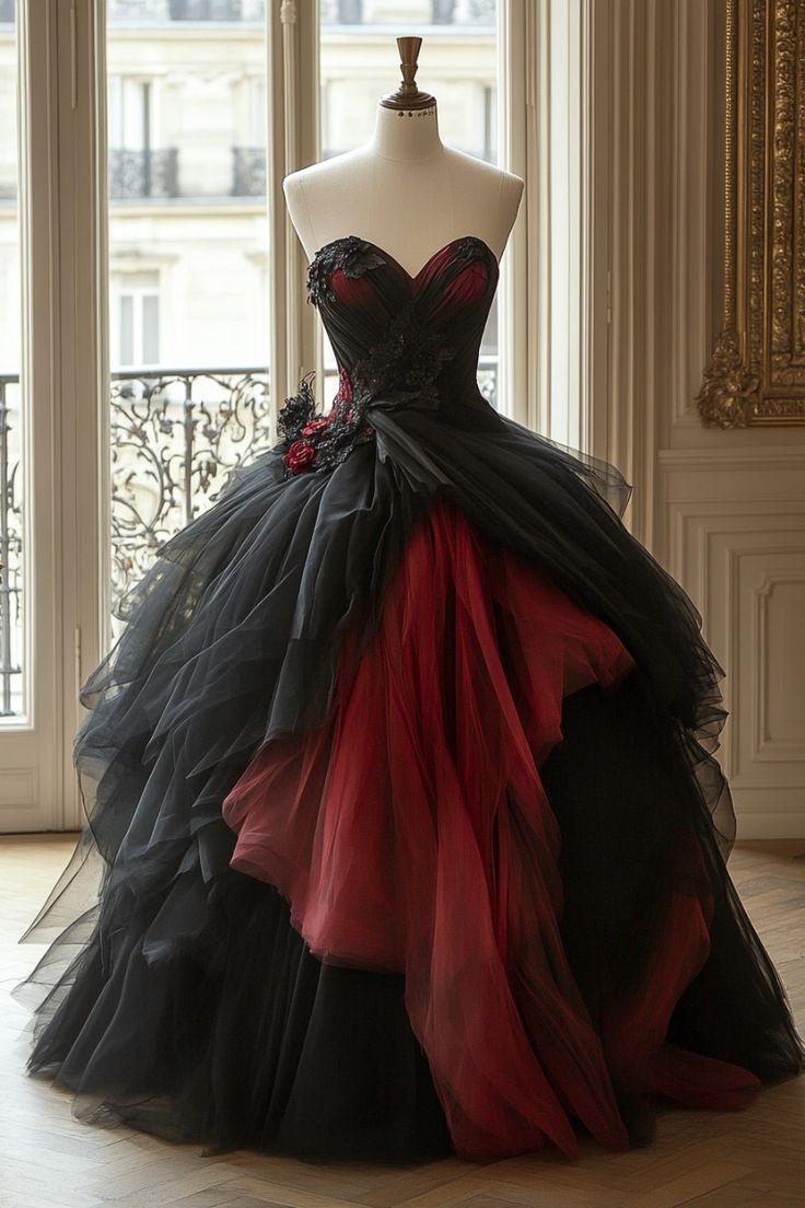 Rot-schwarzer Tüll herzförmiger Ausschnitt zarte Blumenapplikationen langes Tüll Ballkleid Abendkleid Hochzeitskleid nv3390