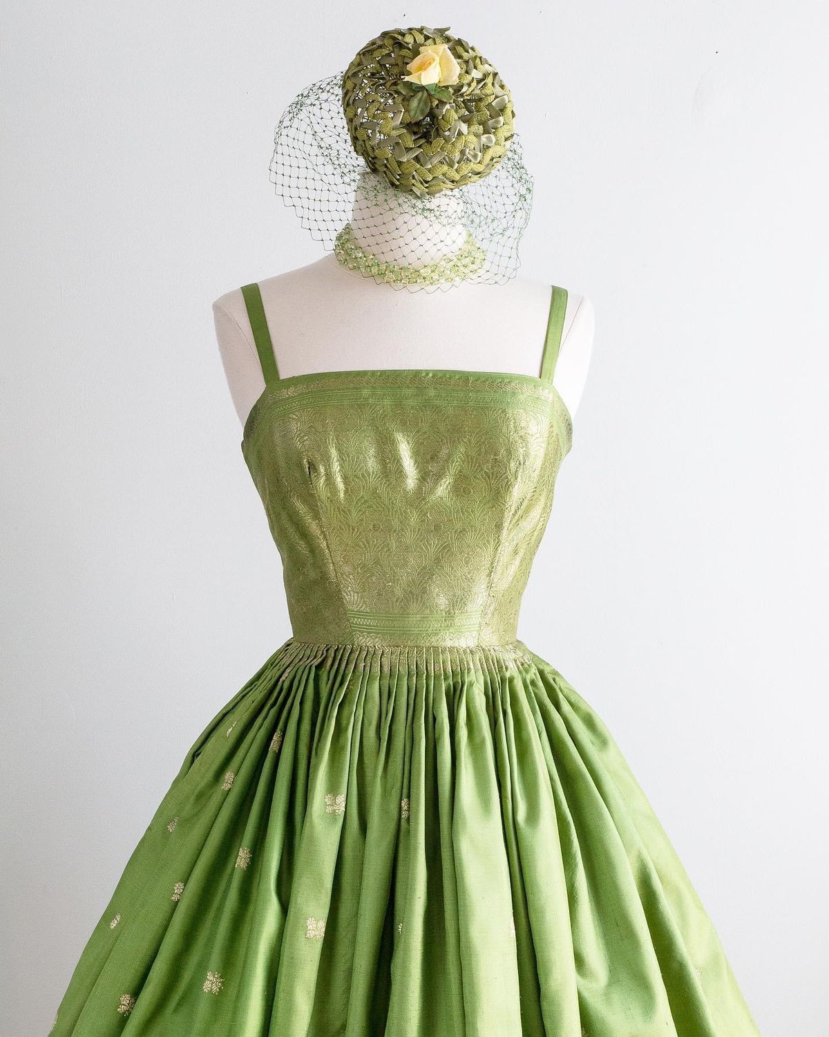 NiceVestidos-Green Sweet Satin Short Homecoming Dress nv5529