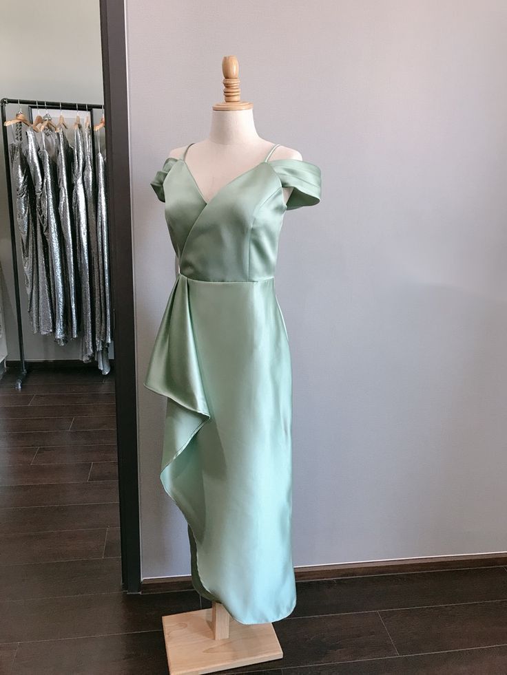 Grünes, modisches, schlichtes, elegantes, langes Satin-Ballkleid, Abendkleid, Hochzeitskleid für die Mutter der Party, Brautjungfernkleid, Ballkleid, NV3887