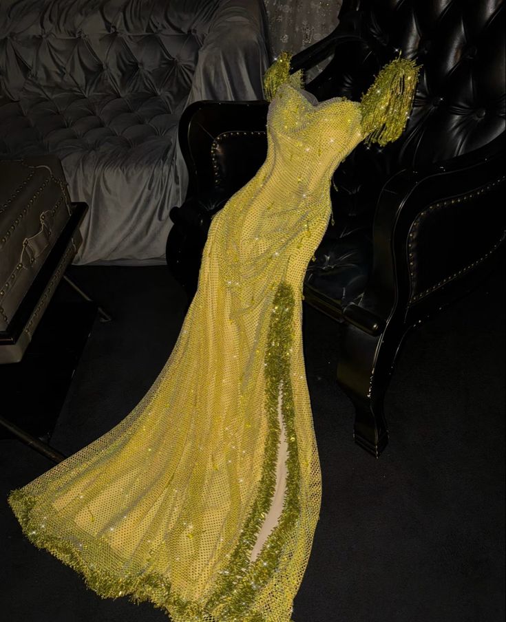 Gelbes, glänzendes Pailletten-Abendkleid mit herzförmigem Ausschnitt, elegantes langes Ballkleid, NV3149