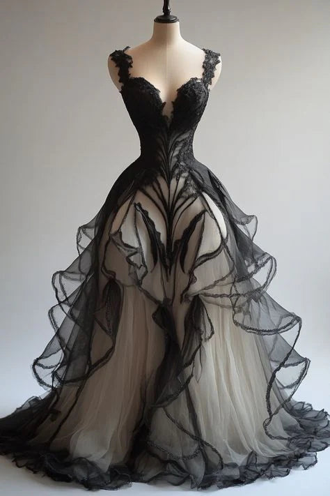 Schwarzes Ballkleid aus Spitze und Tüll, Modell Dark Night Vine, NV6563