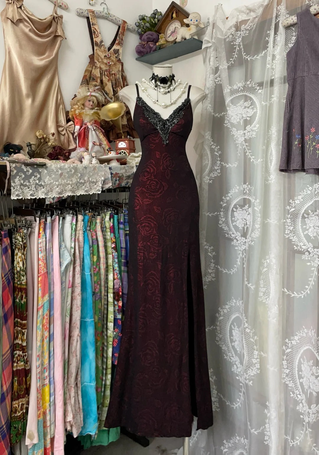 Burgunderrote schwarze Spitze Vintage Elegantes langes Meerjungfrau-Satin-Abendkleid Partykleid Ballkleid nv4210