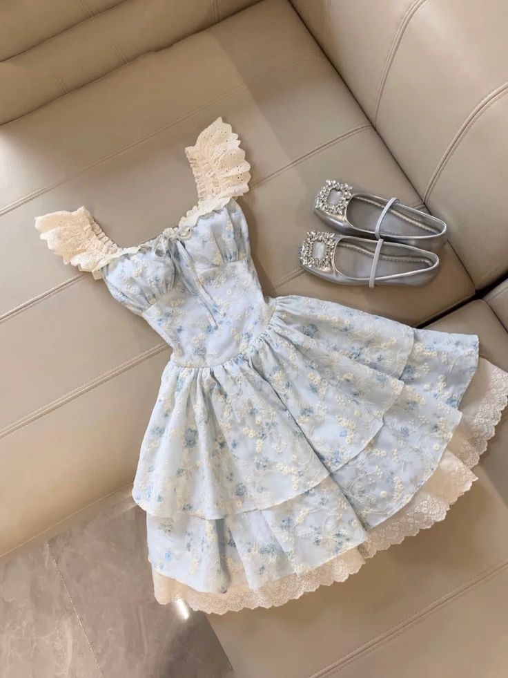 Hellblaues süßes, geblümtes, kurzes Chiffon-Heimkehrkleid, Partykleid nv4879