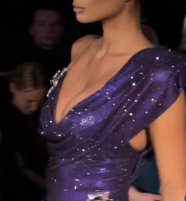 Lila funkelnde One-Shoulder-Mode Sexy kurzes Satin Homecoming-Kleid Cocktailparty-Kleid nv5064