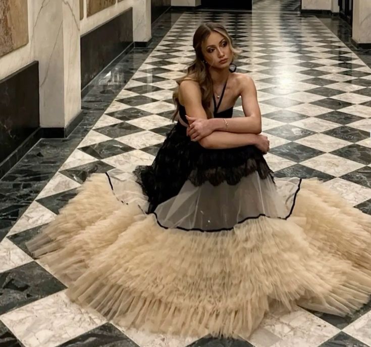Schwarzes elegantes langes Ballkleid-Abendkleid aus Tüll mit Riemchen, NV2956
