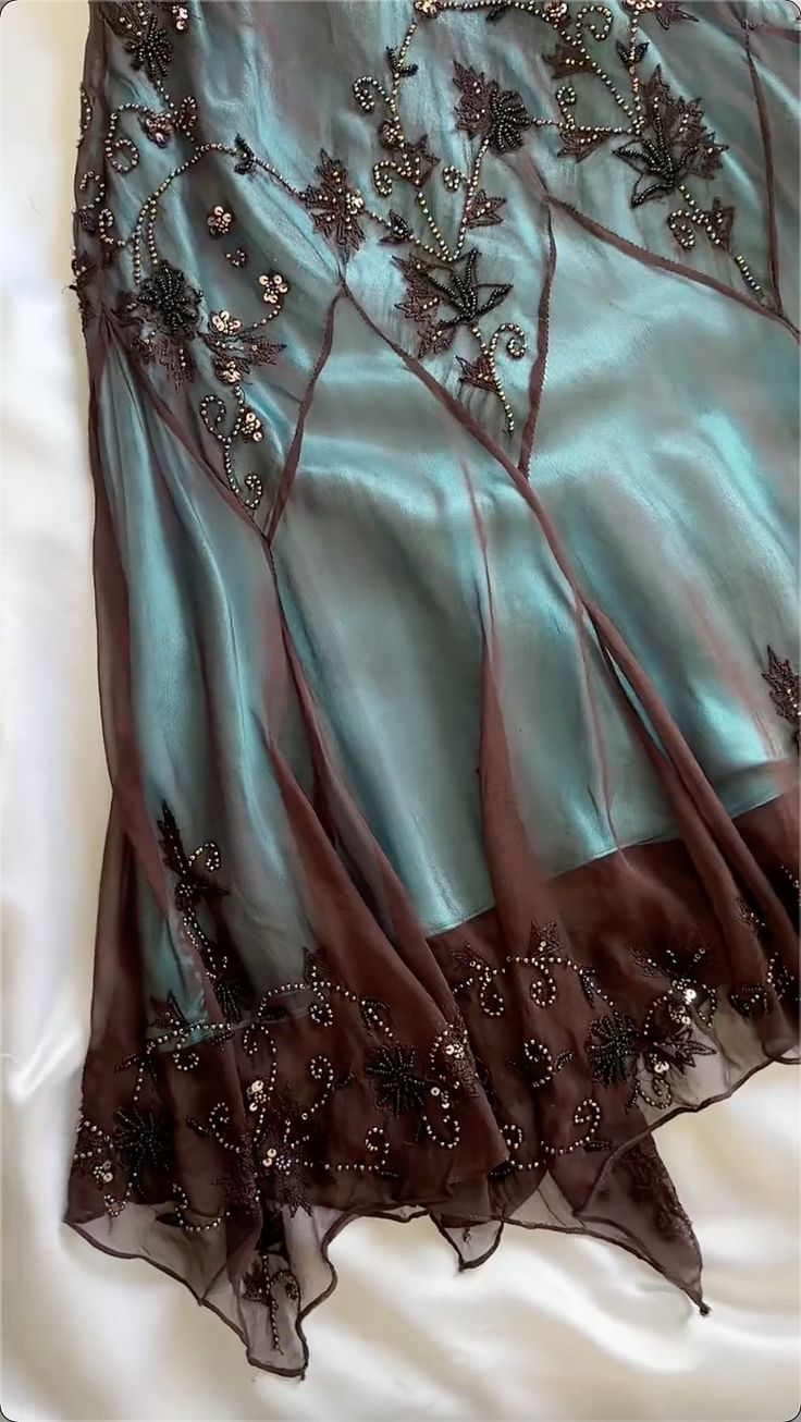 Wunderschönes, exquisites, mit Perlen besetztes, mittellanges Tüll-Ballkleid in Grün, Abendkleid, Partygeschenk, NV3374
