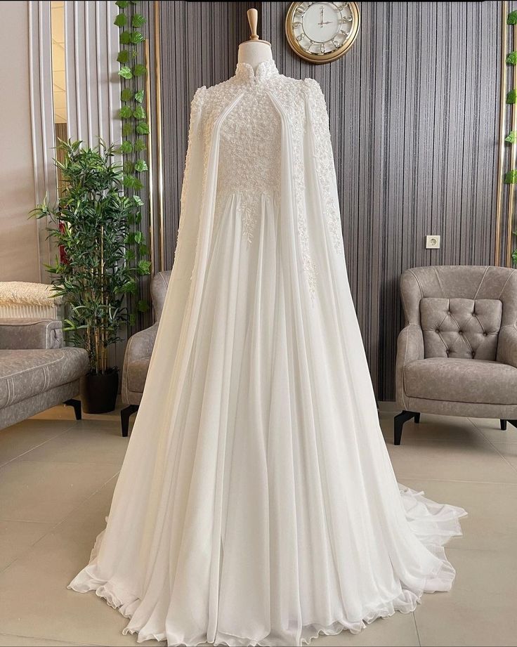 Elfenbeinweiß wunderschöne exquisite Spitze Perlen A-Linie lange Tüll Cape Ballkleid Abendkleid Hochzeitskleid nv8