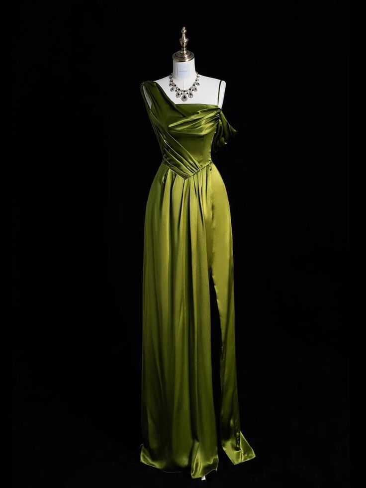 Grünes weiches Satin-Ein-Schulter-Vintage-A-Linien-Abendkleid mit langem Schlitz und Vintage-Abschlussballkleid nv3366
