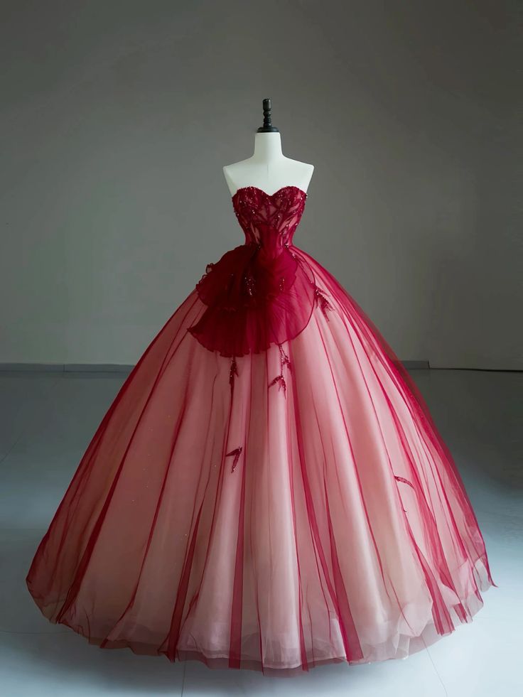 Elegantes, rotes, mit Perlen besetztes, langes Ballkleid aus Tüll, NV3060