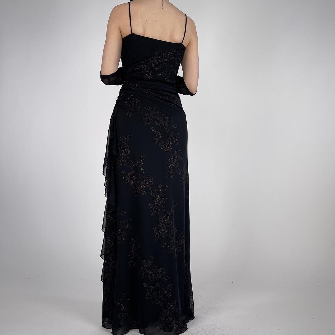Schwarzes glänzendes Vintage-Mode exquisite Blumenperlen Spaghettiträger lange elegante Chiffon Rüschen Ballkleid Abendkleid Partykleid Ballkleid nv3756