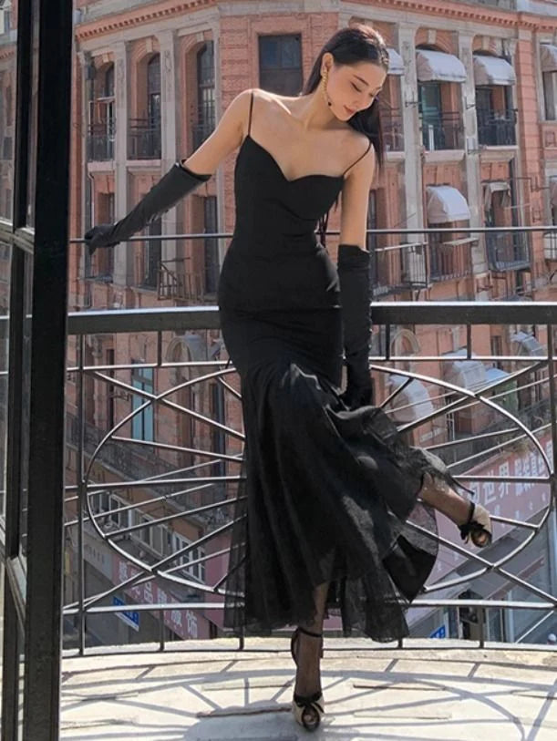 Schwarzes schlichtes, elegantes, schickes, beeindruckendes Sling-Spaghettiträger-Off-Shoulder-Spitzen-Satin-Nähte, langes Ballkleid, Abendkleid, Partykleid mit Handschuhen, NV2574
