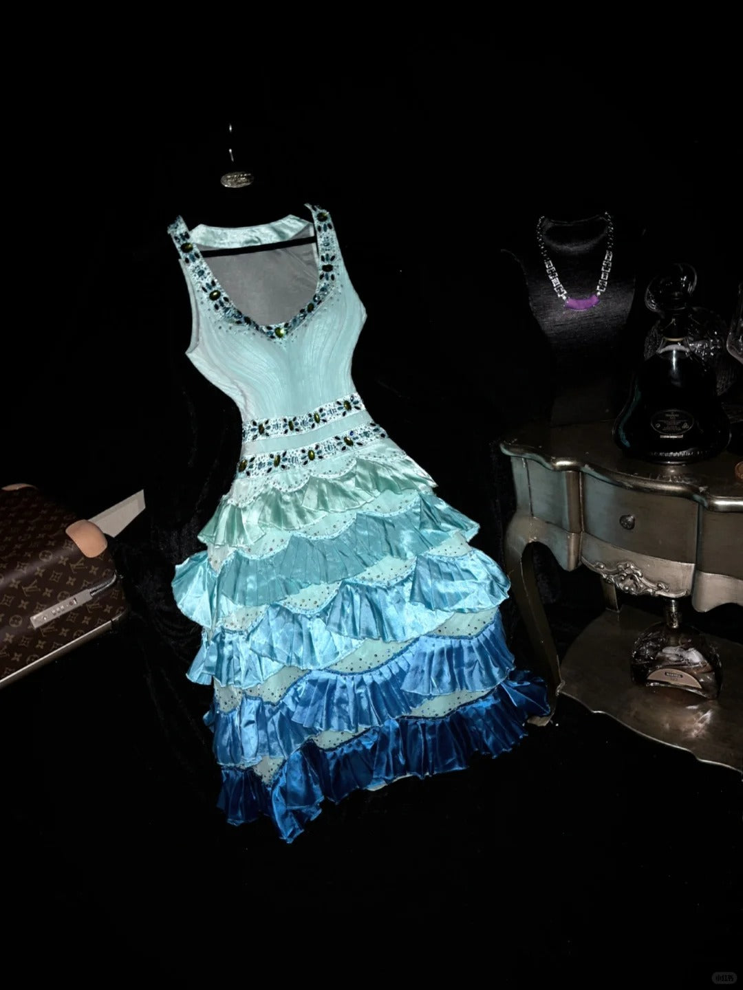 Blaues wunderschönes, modisches Homecoming-Kleid, kurzes Satin-Ballkleid, Partykleid, NV4311