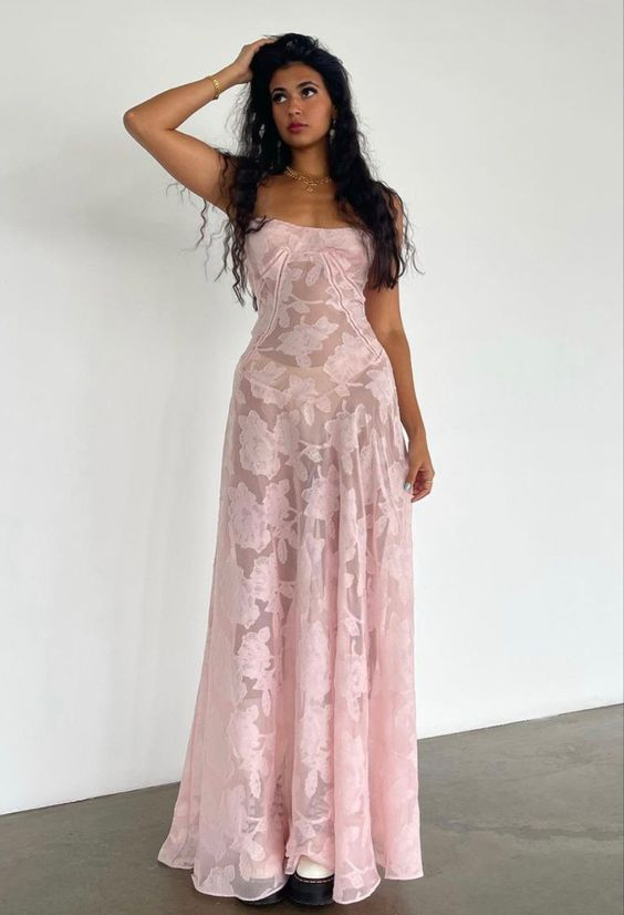 Robe de bal rose à bretelles spaghetti et coupe trapèze nv1120