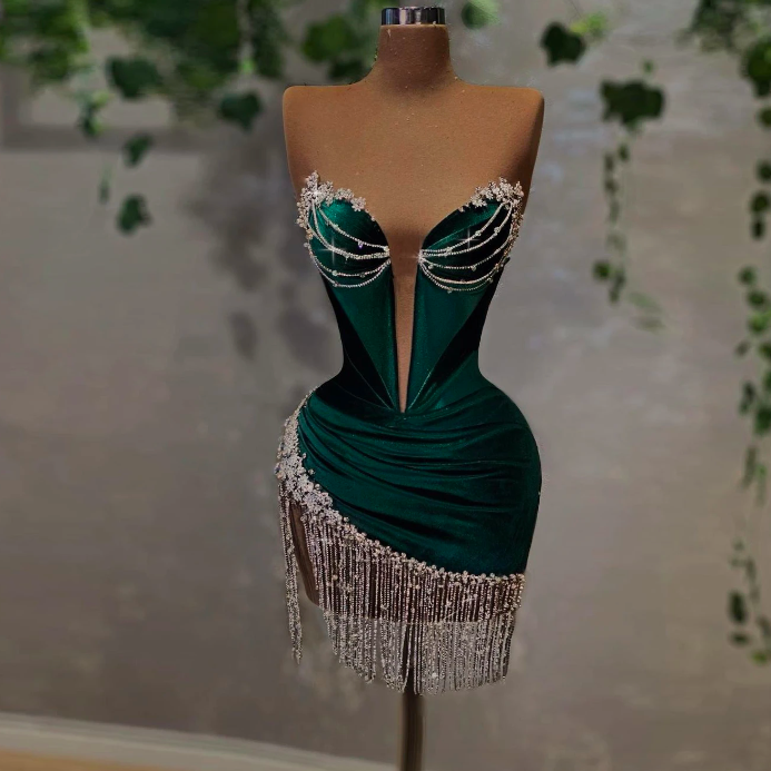 Robe de soirée courte sexy à col en V profond et à franges et perles nv1088