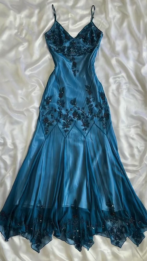 Elegantes Ballkleid mit V-Ausschnitt, modisches Abendkleid, nv1372