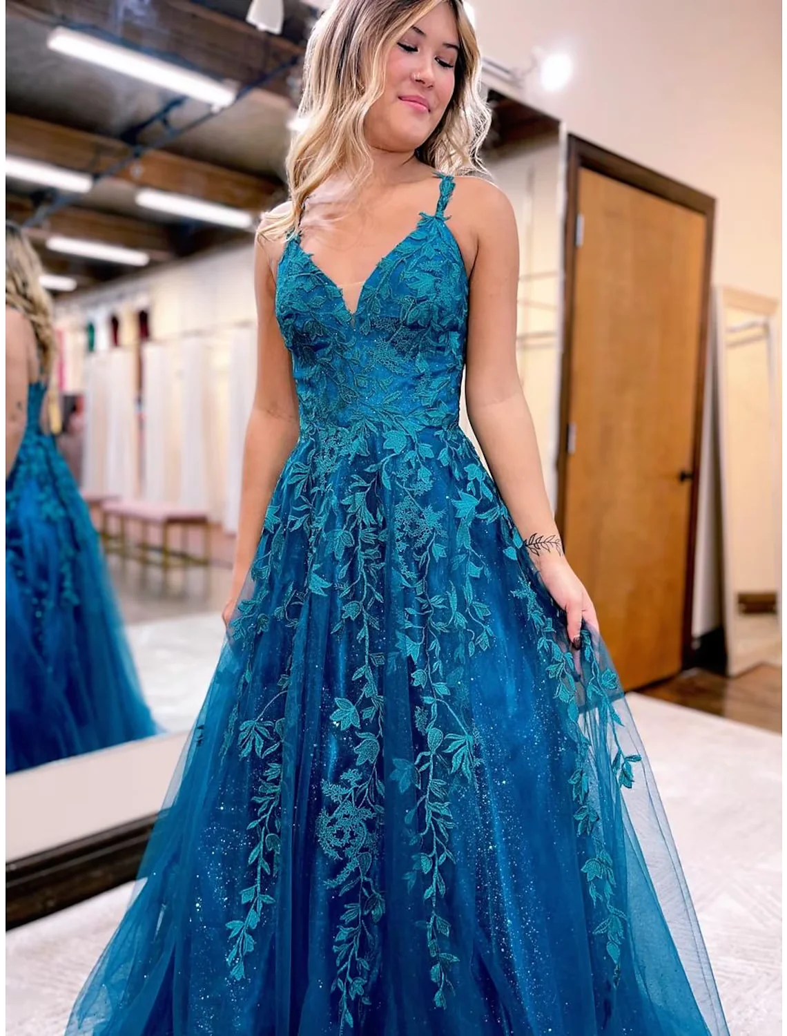 Ballkleid, funkelndes A-Linien-Ballkleid, formelles Kleid mit V-Ausschnitt und Glitzerapplikationen nv1065