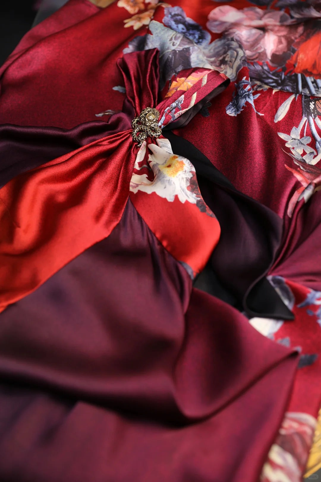 Rotes, bezauberndes, langes Satin-Ballkleid mit Blumenmuster, Abendkleid, Partykleid, nv5137